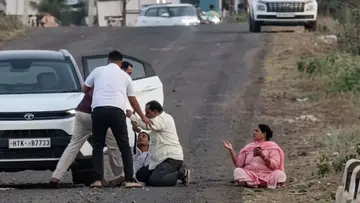 pune parents attack