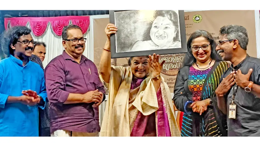 ‘മാറ്റൊലിക്കൊള്ളുന്ന മൃദംഗം’