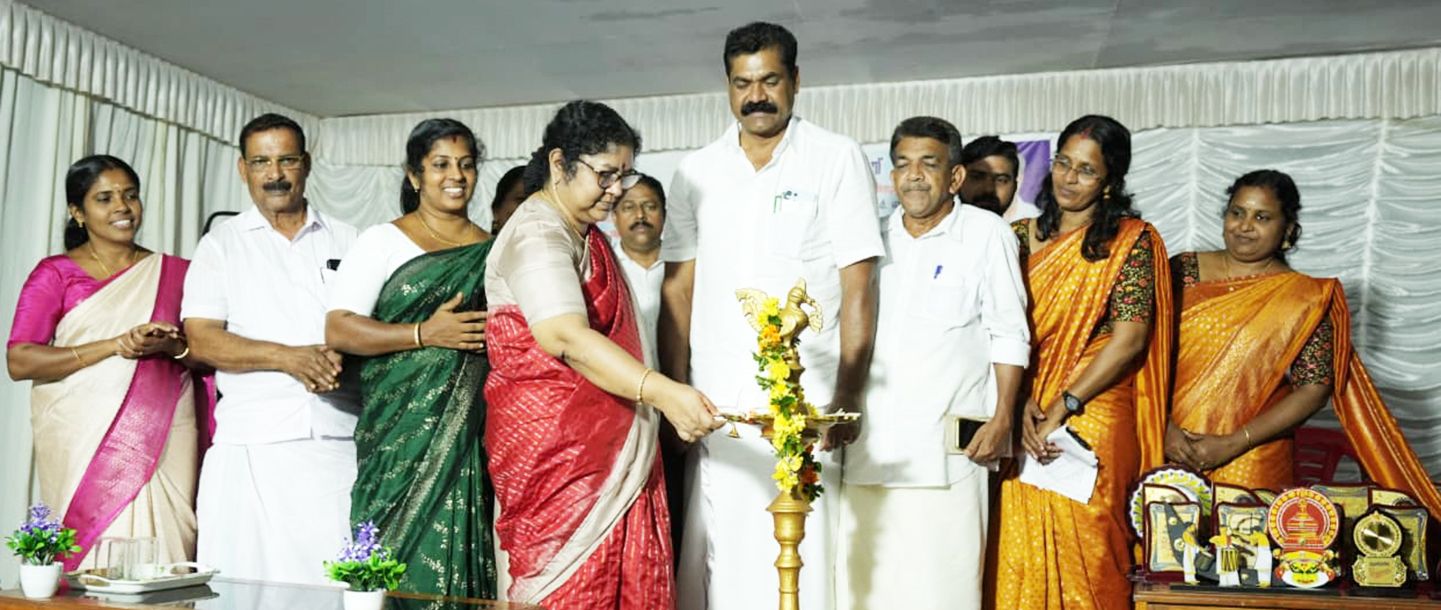 തിരുത്തിപറമ്പ് 17–ാം നമ്പർ അങ്കണവാടി കെട്ടിടം മന്ത്രി ഡോ. ആർ ബിന്ദു ഉദ്ഘാടനം ചെയ്യുന്നു