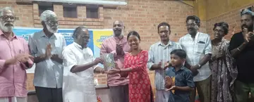 കുഴിക്കാട്ടുശേരി ഗ്രാമികയിൽ സുബമണിയുടെ നാടൻ പാട്ടുകളുടെ സമാഹാരം സി ജെ കുട്ടപ്പൻ പ്രകാശിപ്പിക്കുന്നു