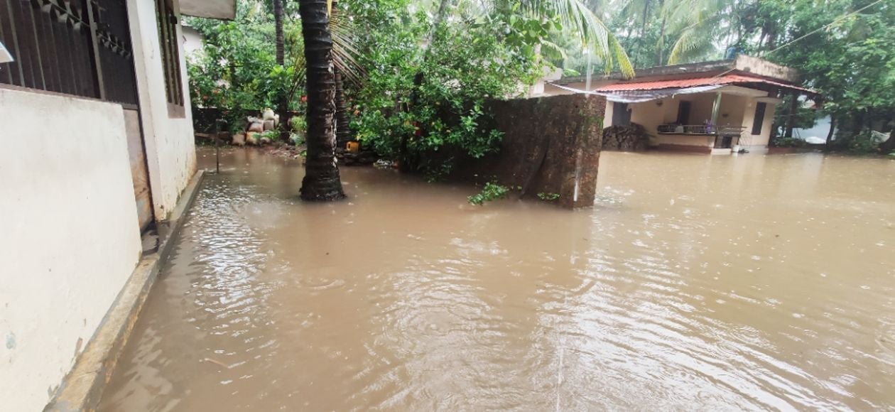 കുറ്റിപ്പുറത്ത് വീടുകളിൽ വെള്ളം കയറിയ നിലയിൽ 