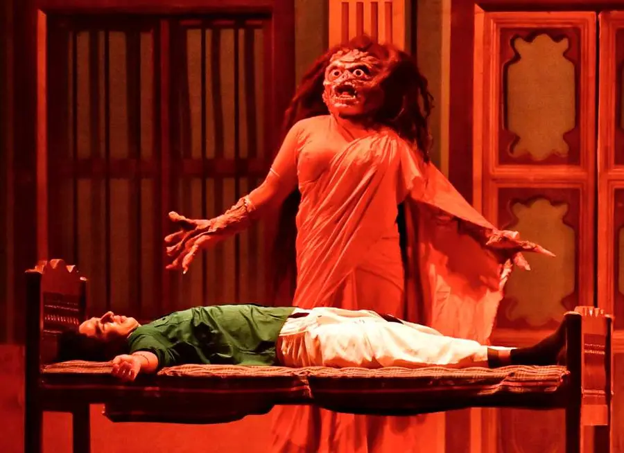ഏരീസ് കലാനിലയം അവതരിപ്പിക്കുന്ന 'രക്തരക്ഷസ്' നാടകത്തിൽനിന്ന്