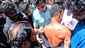 പൊലീസ് മർദനമേറ്റ എസ്എഫ്ഐ പ്രവർത്തകരുടെ പരിക്കുകൾ എംഎൽഎമാരായ മുഹമ്മദ് റിയാസും വി ജോയിയും കാണുന്നു