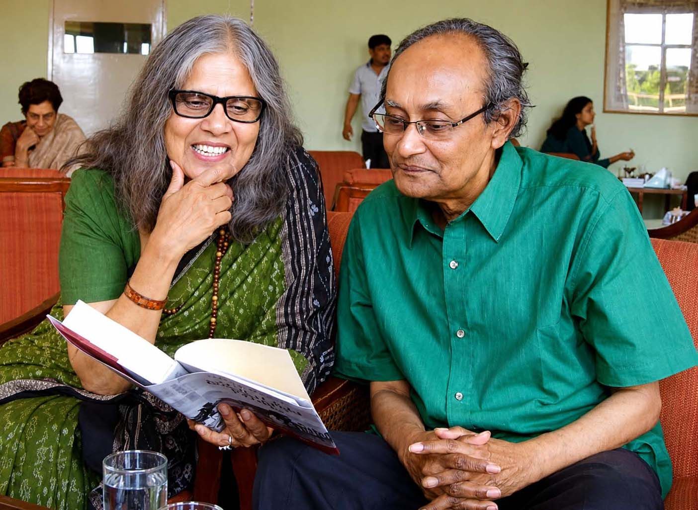  സുമിത് സർക്കാരും   തനിക സർക്കാരും