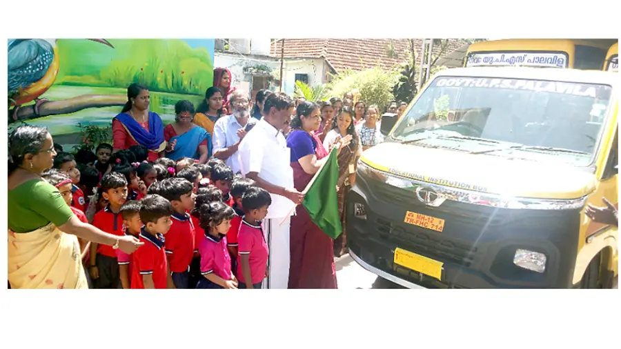 Teachers' group buys van for students