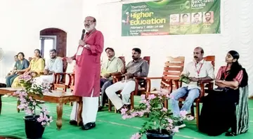 ഡിവെെഎഫ്ഐ തൃശൂർ ജില്ലാ പ്രൊഫഷണല്‍ സബ് കമ്മിറ്റി സംഘടിപ്പിച്ച നെക്സ്റ്റ് ജെൻ തിങ്ക് ഫെസ്റ്റിൽ  ഡോ. തോമസ് ഐസക് സംസാരിക്കുന്നു (ഫയല്‍ ചിത്രം) 