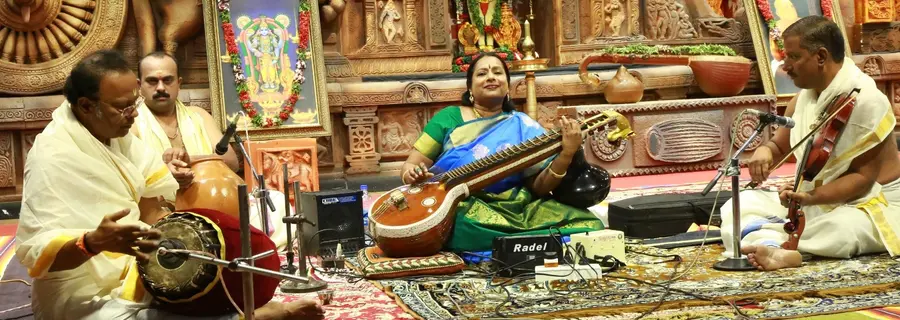 ചെമ്പൈ സംഗീതോത്സവ വിശേഷാല്‍ കച്ചേരിയില്‍ നിര്‍മല രാജശേഖരന്‍ അവതരിപ്പിച്ച വീണക്കച്ചേരി  