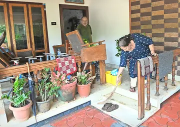 mazha maari maanam thelinju