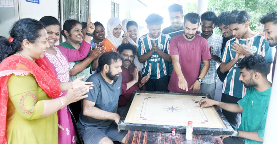 നഴ്സസ് വാരാഘോഷത്തിന്റെ ഭാഗമായി മലപ്പുറത്ത് നടന്ന കാരംസ് മത്സരത്തില്‍നിന്ന്