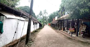 വിജനമായ പേരോലങ്ങാടി തെരുവ്