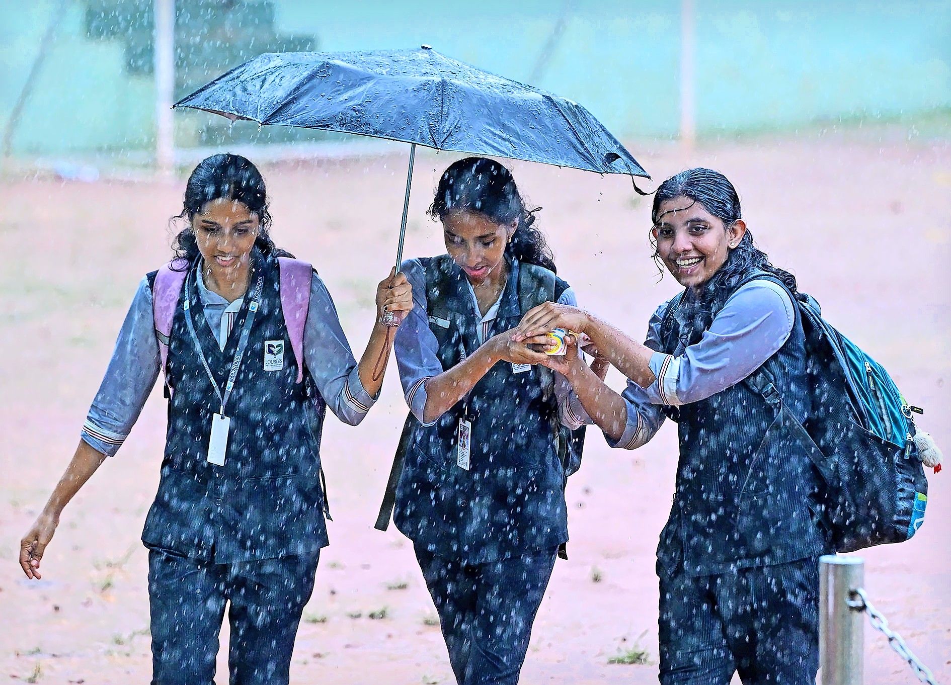 shakthamaaya mazha