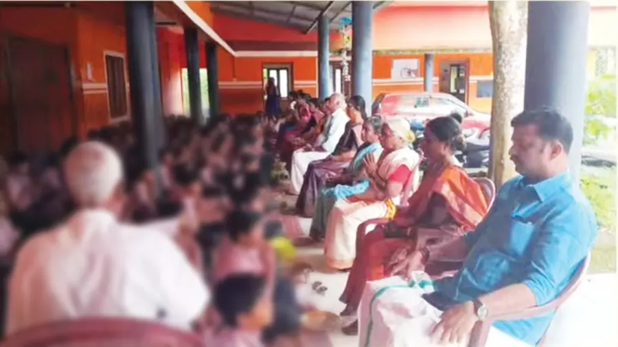 കാൽ കഴുകി