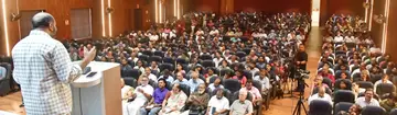 കേളു ഏട്ടൻ പഠന ഗവേഷണകേന്ദ്രത്തിന്റെ നേതൃത്വത്തിൽ നടന്ന സെമിനാറിൽ  'നിയോഫാസിസ്റ്റ് ഭീഷണിയും ഇടതുപക്ഷം നേരിടുന്ന വെല്ലുവിളികളും' വിഷയത്തിൽ സിപിഐ എം കേന്ദ്ര കമ്മിറ്റി അംഗം പി രാജീവ് സംസാരിക്കുന്നു 