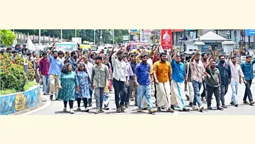 എസ്എഫ്ഐ പ്രവർത്തകരെ അറസ്റ്റ് ചെയ്തതിൽ പ്രതിഷേധിച്ച് കമീഷണർ ഓഫീസിലേക്ക് നടത്തിയ മാർച്ച്