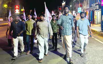 ഡൽഹിയിൽ എസ്എഫ്ഐ, -ഡിവൈഎഫ്ഐ  പ്രവർത്തകർക്കു നേരെ നടന്ന പൊലീസ് അതിക്രമത്തിൽ പ്രതിഷേധിച്ച് എസ്എഫ്ഐ  ജില്ലാ കമ്മിറ്റി നേതൃത്വത്തിൽ തൃശൂർ നഗരത്തിൽ നടത്തിയ  പ്രകടനം