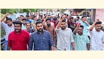 കേരള സർവകലാശാല വിസിയുടെ വീട്ടിലേക്ക് എസ്എഫ്ഐ നടത്തിയ മാർച്ച്
