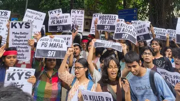sfi protest delhi