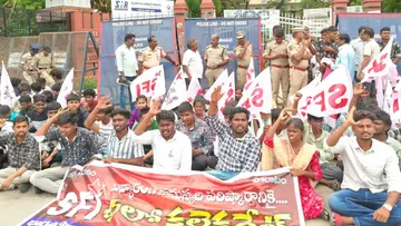 sfi protest telengana