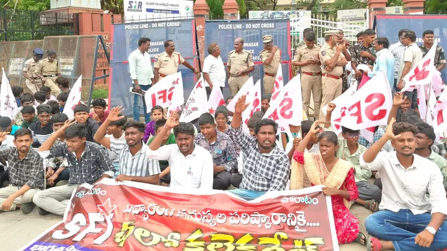 sfi protest telengana