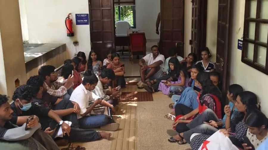 sfi protest university