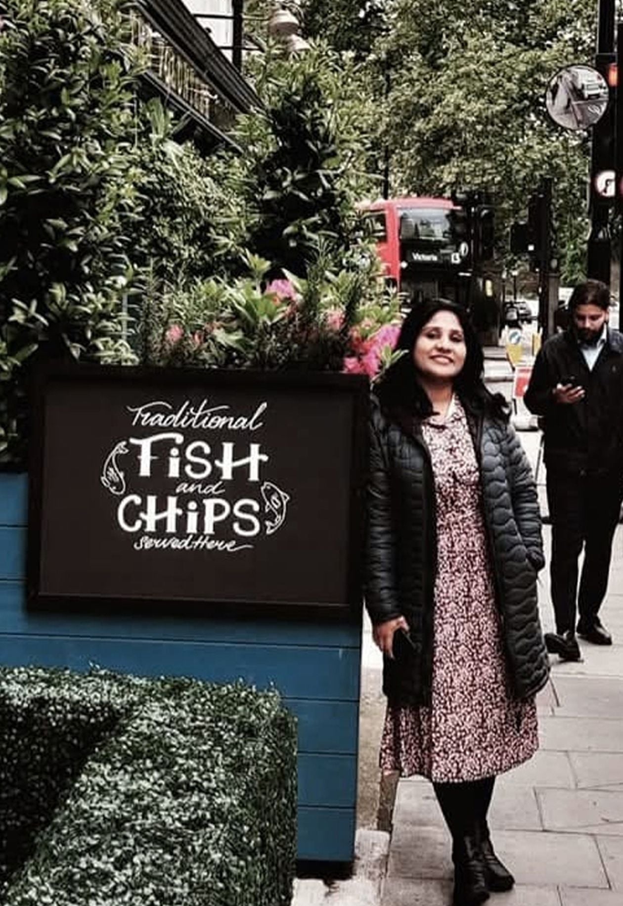  ഷെർലക്‌ ഹോംസ്‌ മ്യൂസിയത്തിന്‌ മുന്നിൽ ദീപാനിശാന്ത്‌ 