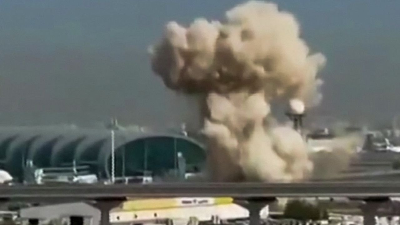  smoke rising from the Dubai.JPG