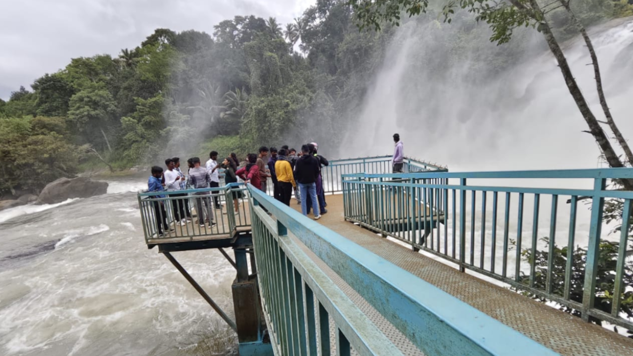 sreenarayanapuram waterfalls