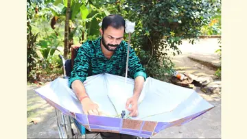 ശ്രീരാജ് കുടനിർമാണത്തിൽ