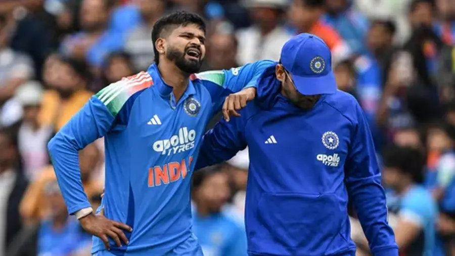 ശ്രേയസ് അയ്യർക്കേറ്റ പരിക്ക് ഗുരുതരം; ഇടത് വാരിയെല്ലിന് പരിക്ക് , ഐസിയുവിൽ പ്രവേശിപ്പിച്ചു