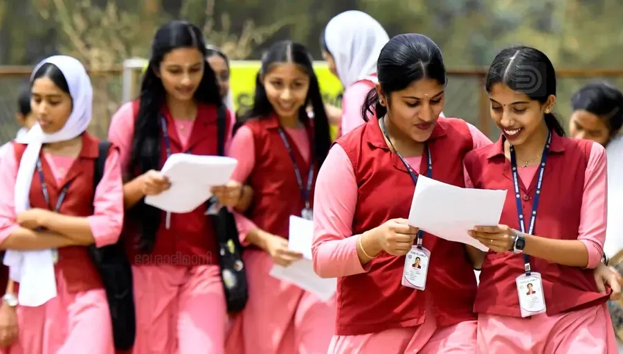 sslc exam students vellarmala.jpeg