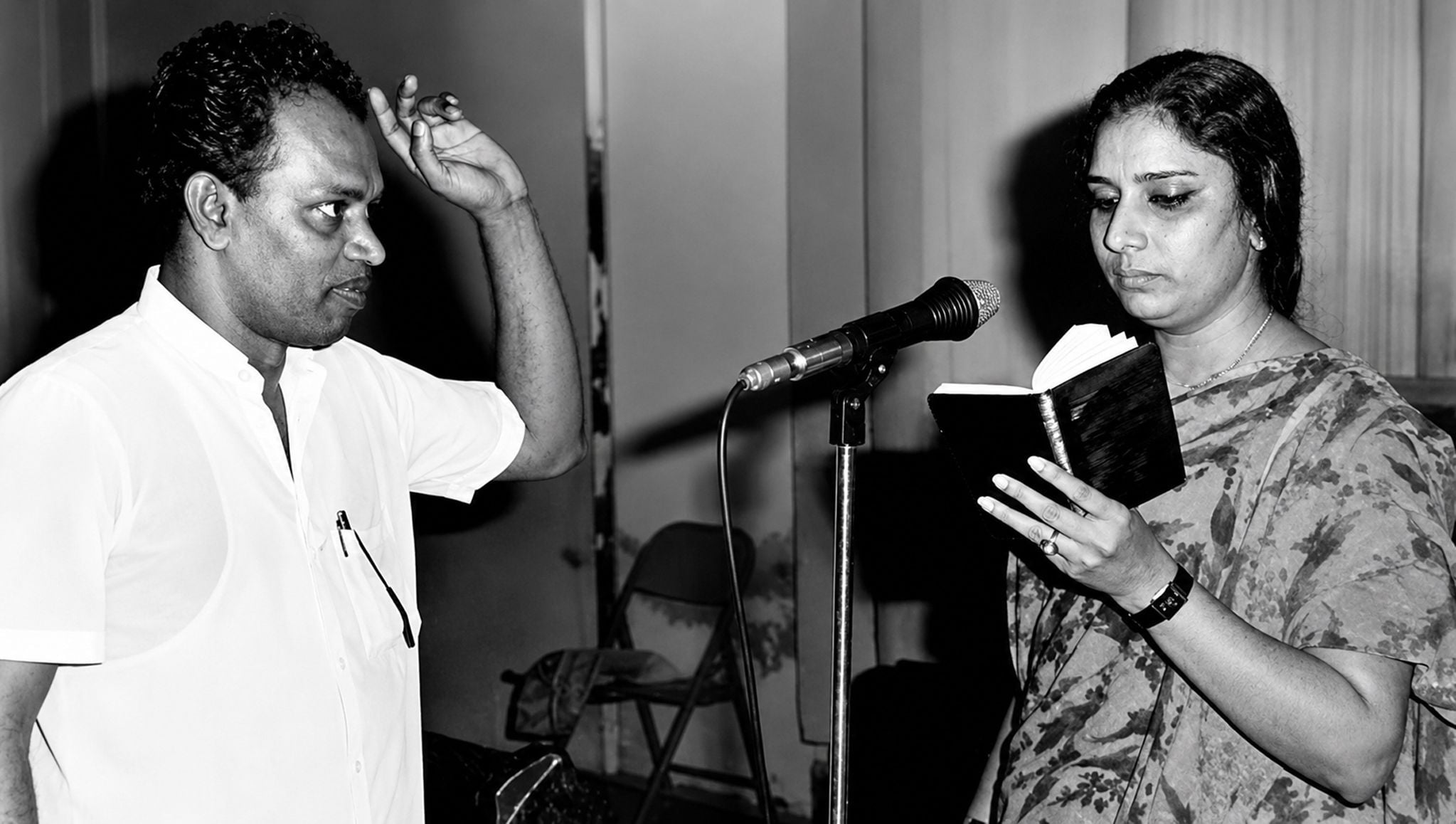 എം എസ് ബാബുരാജും എസ് ജാനകിയും റെക്കോഡിങ്ങിനിടെ 