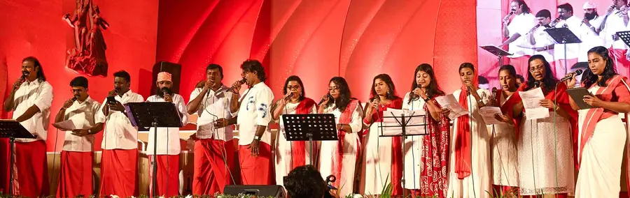 കർഷകസംഘം സംസ്ഥാന സമ്മേളനത്തിൽ സ്വാഗതഗാനം ആലപിക്കുന്ന ടീം പെണ്ണുറവ
