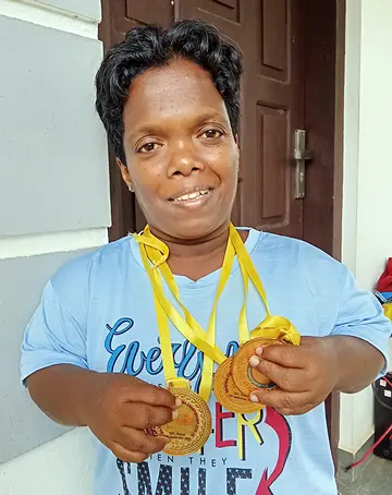 ‘പൊക്കമില്ലാത്തതാണെന്റെ പൊക്കം’ എന്ന കുഞ്ഞിണ്ണി മാസ്‌റ്ററുടെ കവിതയെ അനുസ്‌മരിപ്പിക്കുന്നതാണ്‌ ഒടിയപാറ സ്വദേശി സിനി കെ സെബാസ്‌റ്റ്യന്റെ ജീവിതം.