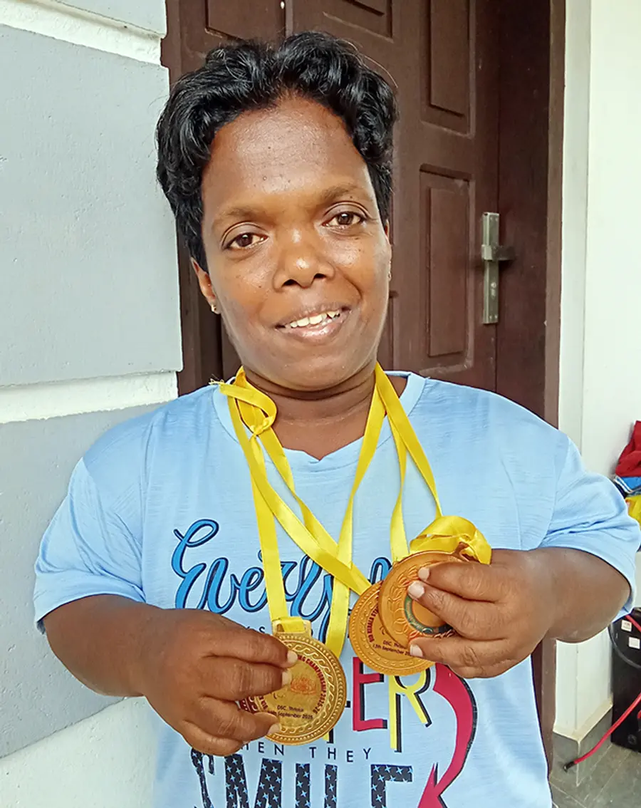 ‘പൊക്കമില്ലാത്തതാണെന്റെ പൊക്കം’ എന്ന കുഞ്ഞിണ്ണി മാസ്റ്ററുടെ കവിതയെ അനുസ്മരിപ്പിക്കുന്നതാണ് ഒടിയപാറ സ്വദേശി സിനി കെ സെബാസ്റ്റ്യന്റെ ജീവിതം.