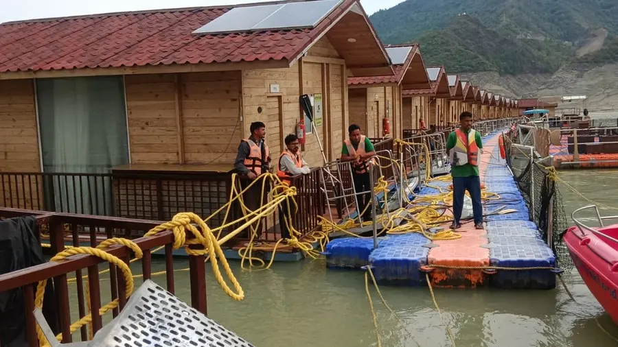 tehri floating hut