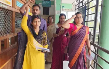 ഭരണസമിതി യോഗം ബഹിഷ്കരിച്ച് എൽഡിഎഫ് അംഗങ്ങൾ ഇറങ്ങിപ്പോകുന്നു