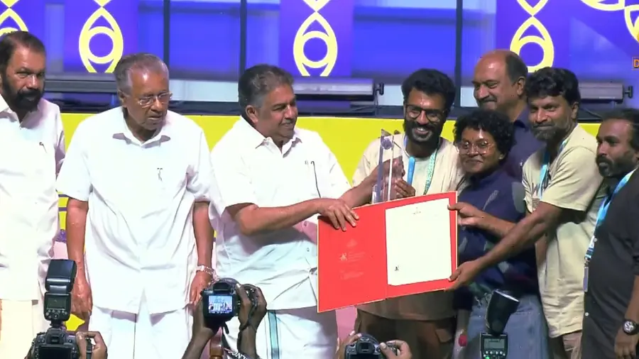 thanthapperu crew at iffk award