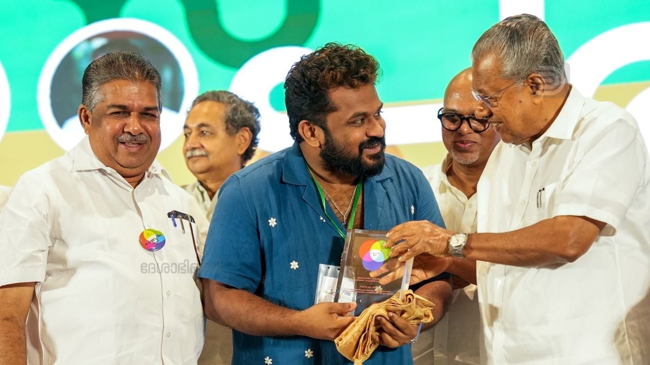 tharun moorthy with cm