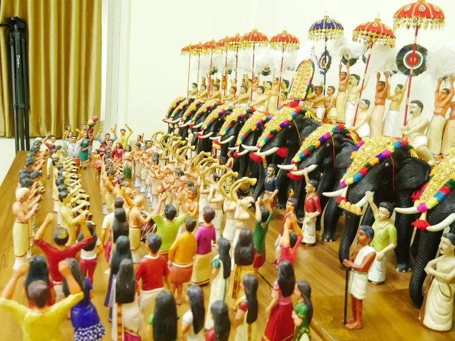 ചേർപ്പ് ശില്പിക ആർട്ടിസാൻസ് ഗ്യാലറി ഒരുക്കിയ തൃശൂർ പൂരത്തിന്റെ ശിൽപ്പം