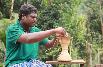 തുടി 
