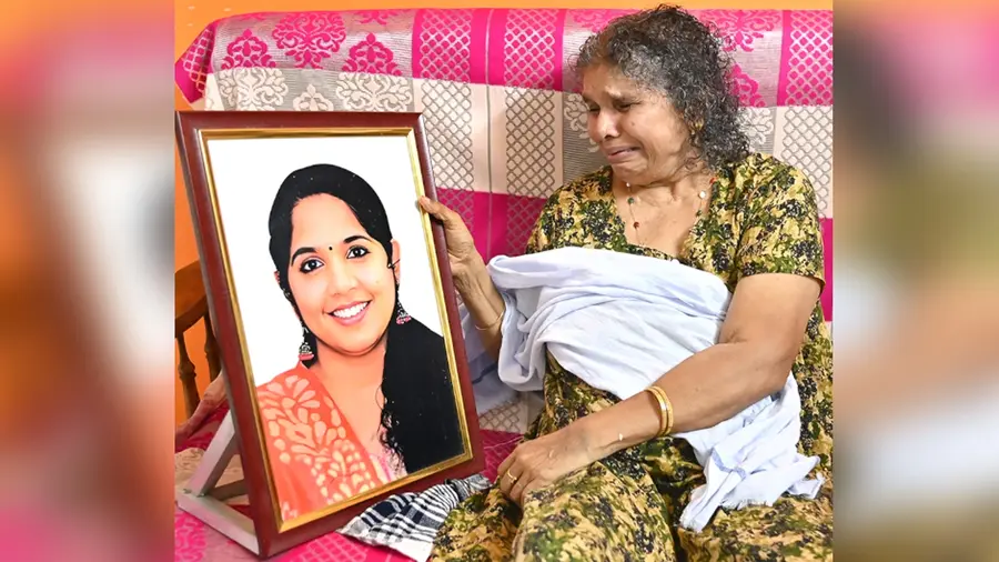 രഞ്ജിതയുടെ ചിത്രവുമായി അമ്മ തുളസി