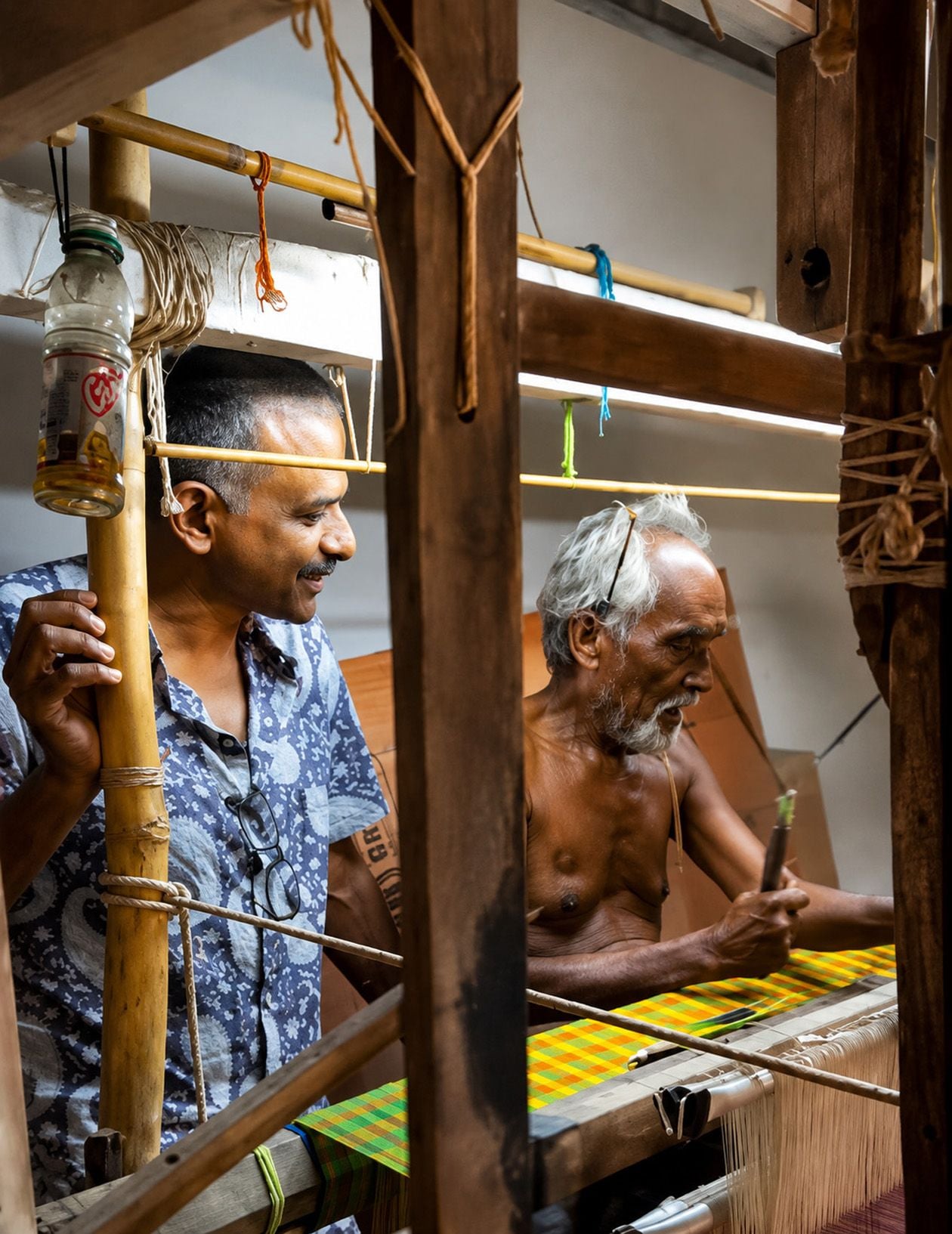 ടി എം കൃഷ്‌ണ നെയ്‌ത്തിന്റെ താളത്തിനൊപ്പം പാടുന്നു
