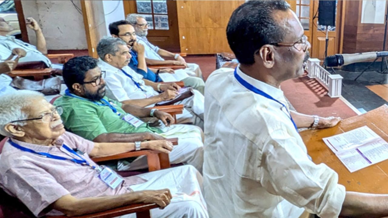 സെൻട്രൽ ഗവ പെൻഷനേഴ്സ് അസോസിയേഷൻ സംസ്ഥാന സമ്മേളനം  സിഐടിയു സംസ്ഥാന പ്രസിഡന്റ് ടി പി രാമകൃഷ്ണൻ ഉദ്ഘാടനം ചെയ്യുന്നു