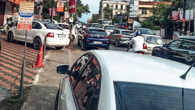 Traffic congestion is severe.