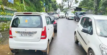അനധികൃത പാര്‍ക്കിങ്