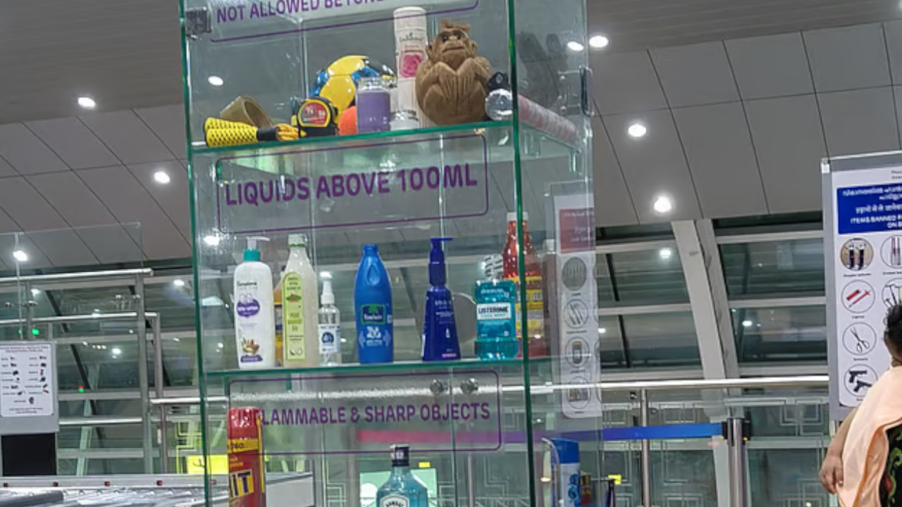 uae airport restriction