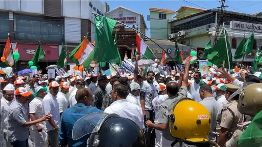 udf rally n m vijayan family