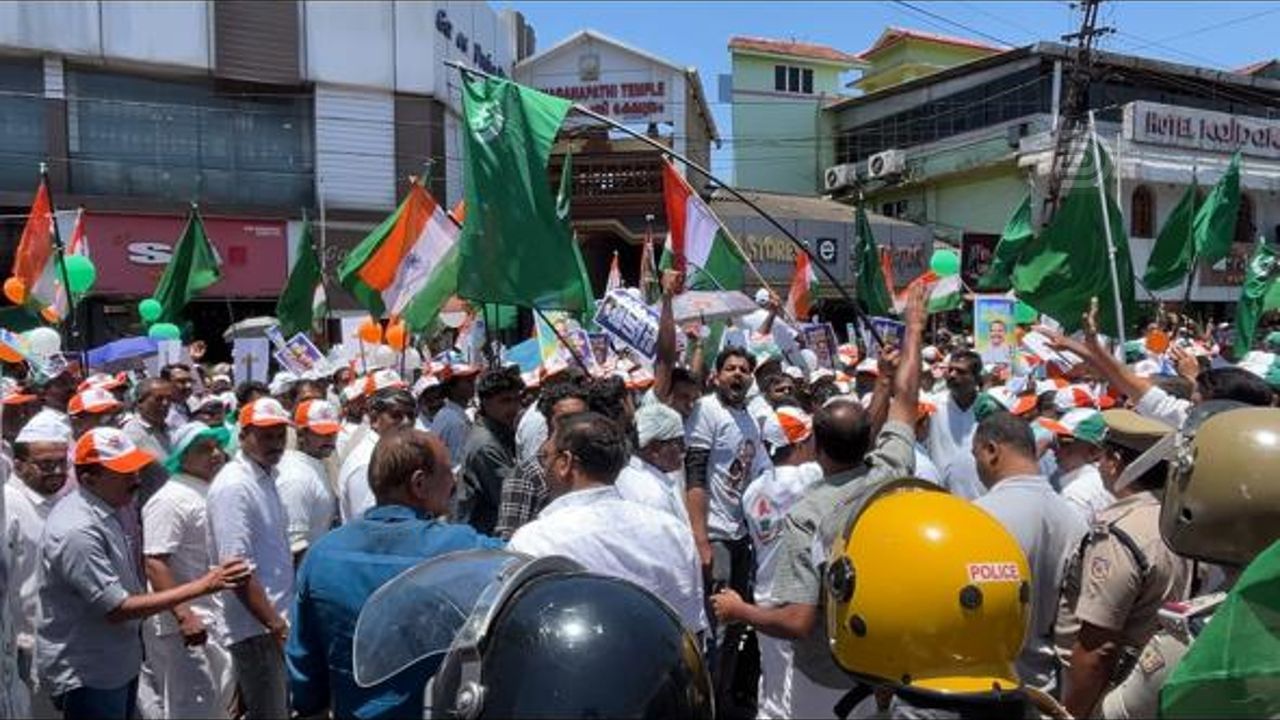 udf rally n m vijayan family
