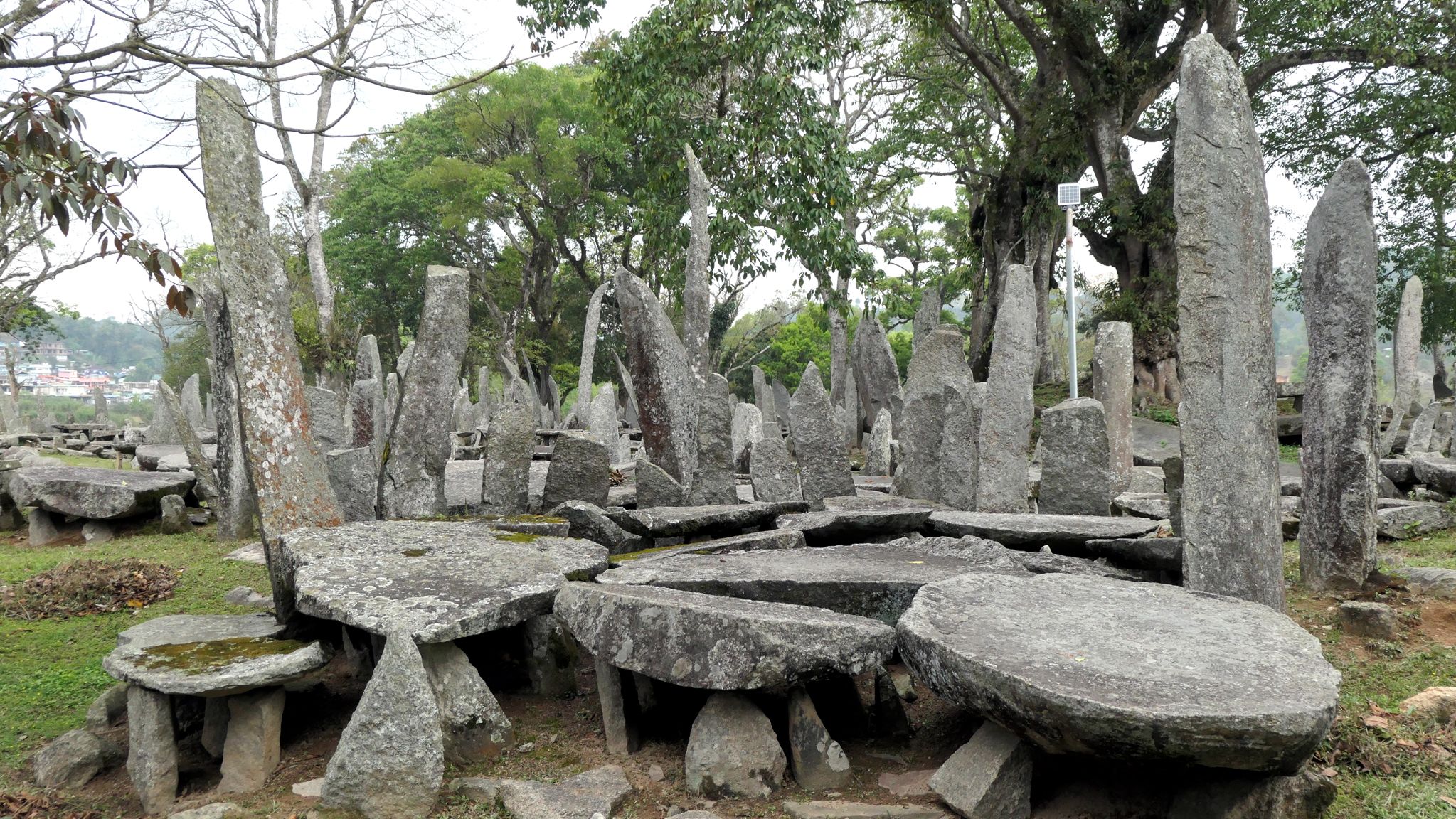  നാർടിയാങ്ങിലെ ഏകശിലകളുടെ ഉദ്യാനം