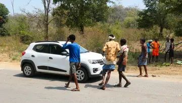 അംബികാപുരിൽ വഴി തടഞ്ഞ് പണം പിരിക്കുന്നവർ